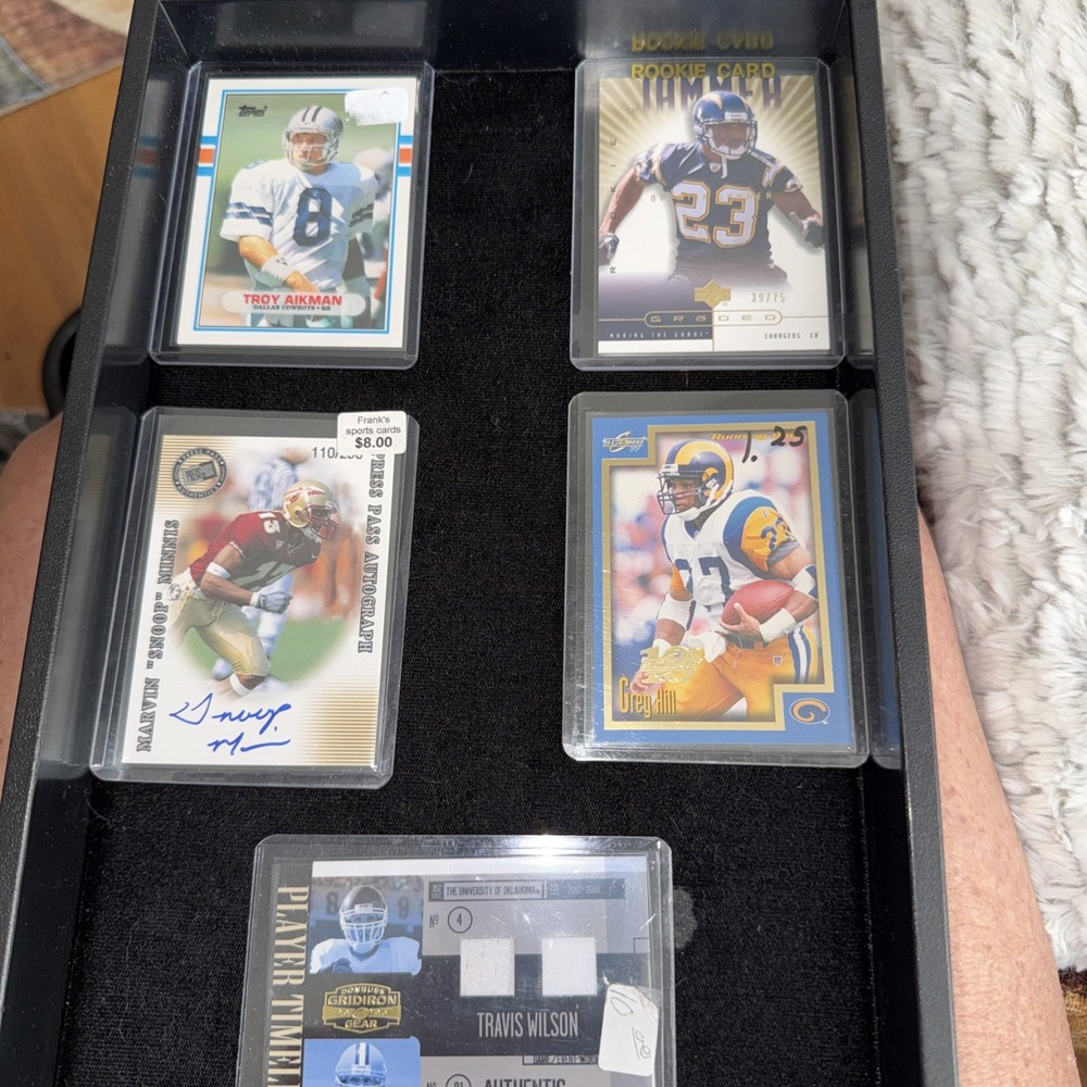 Lot Of Football Cards In Sleeves. Wilson Minnis Hill Jammer Aikman. 2373